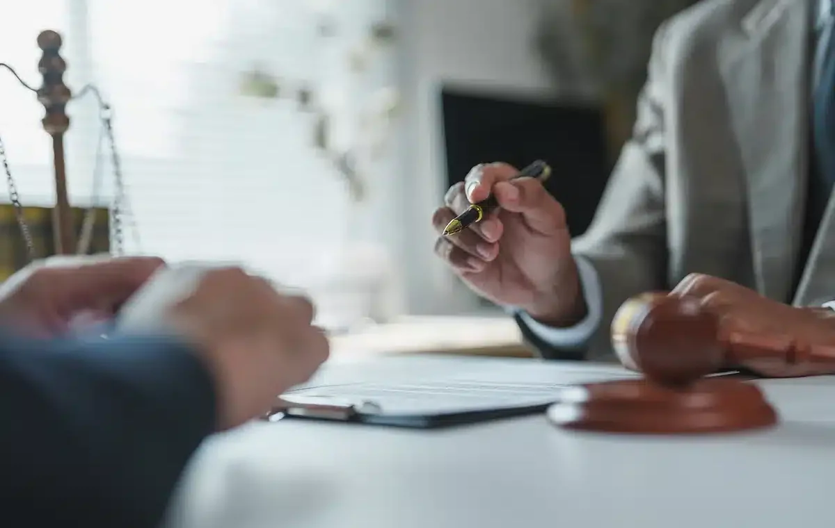 Labor law image